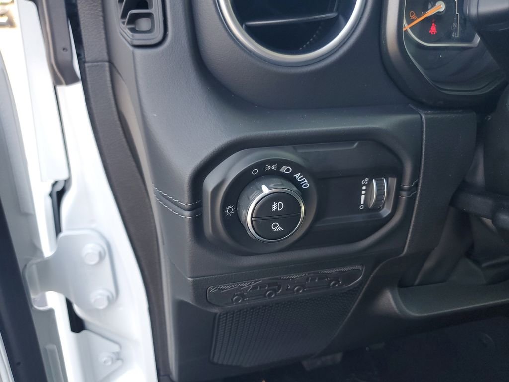 New 2026 Bright White Clearcoat Jeep Sahara image 18