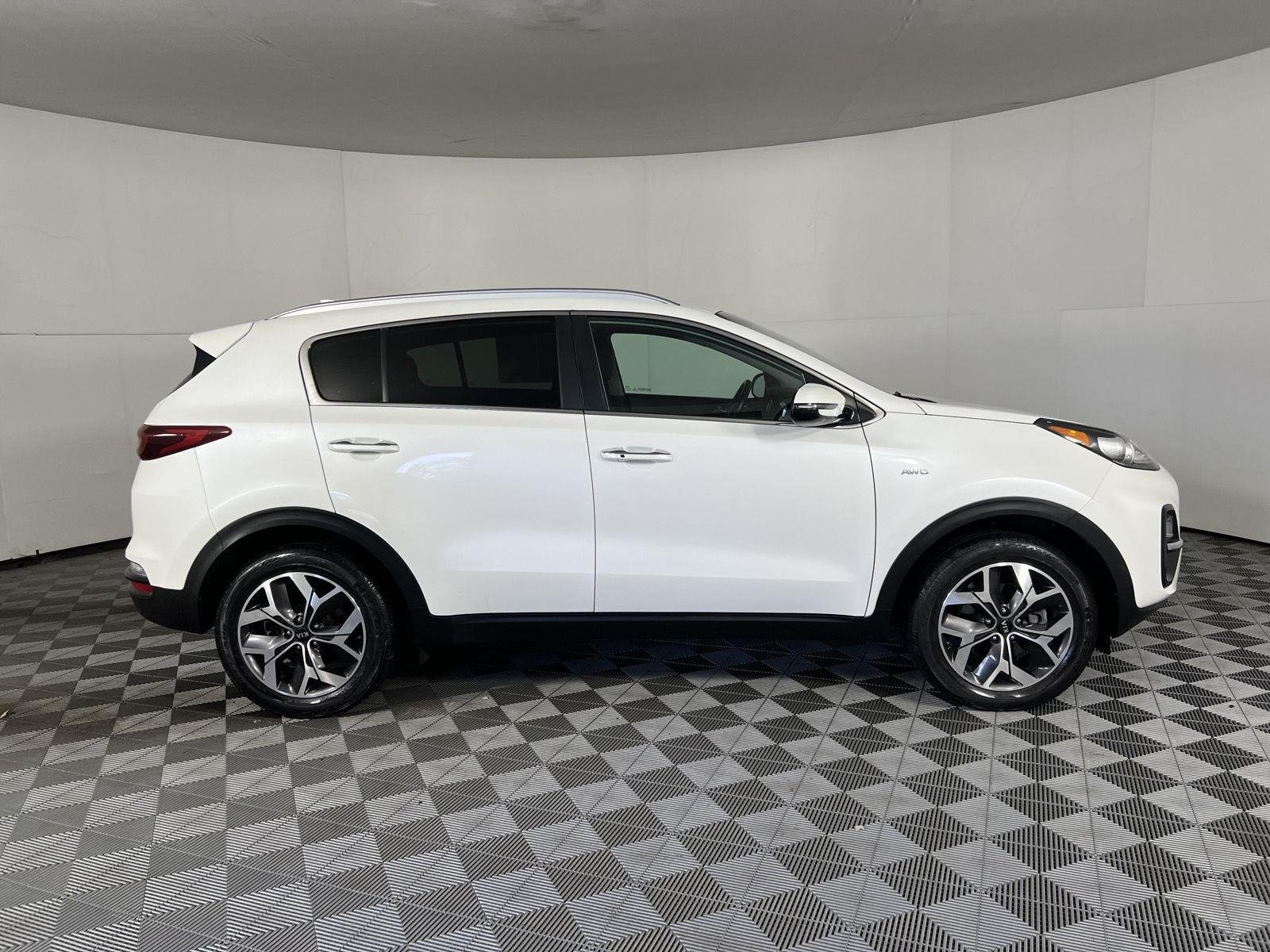 Used 2021 Snow White Pearl Kia EX image 9