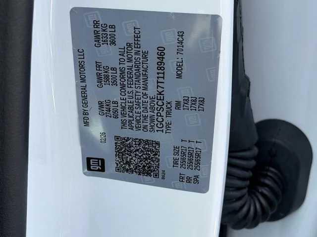 New 2026 Summit White Chevrolet LT image 12