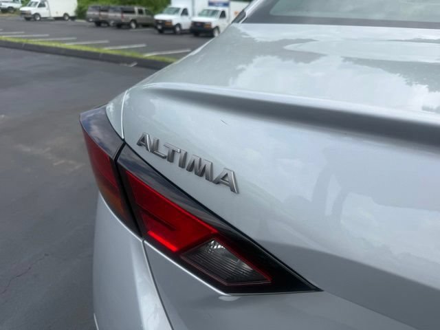 Used 2024 Silver Nissan 2.5 SV image 7