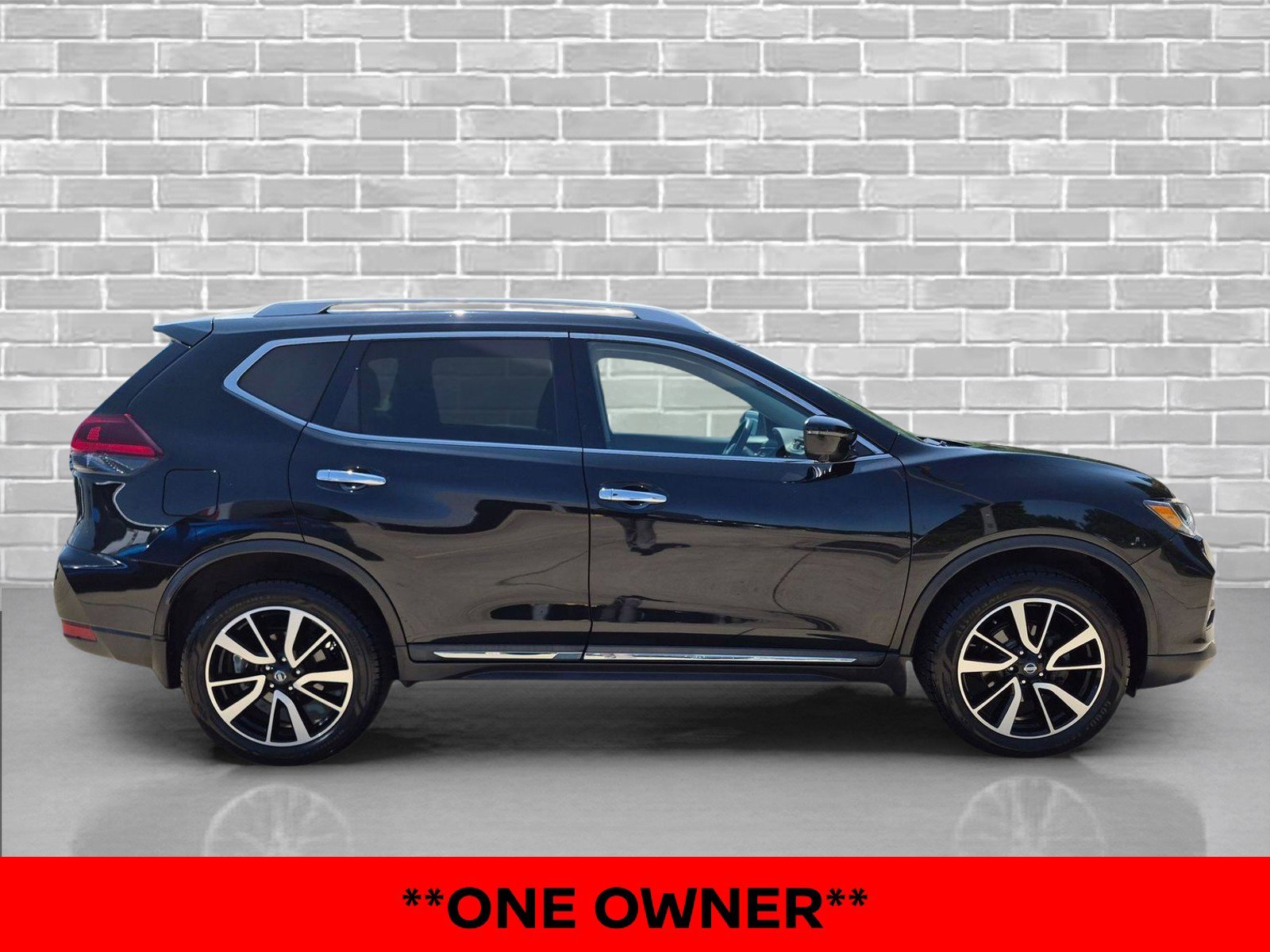 Certified Used 2020 Magnetic Black Pearl Nissan SL image 7
