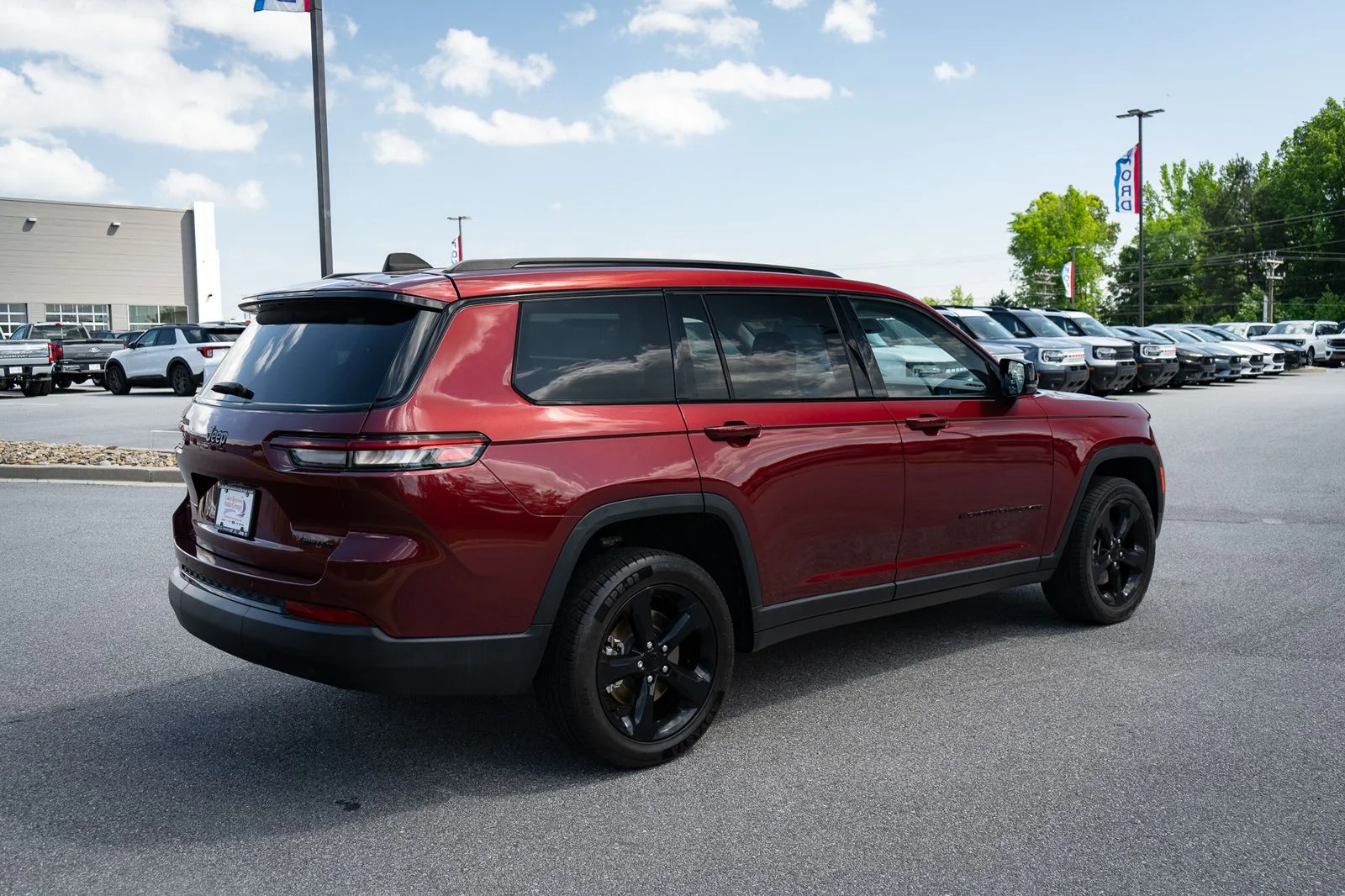 Used 2023 Red Jeep Limited image 10