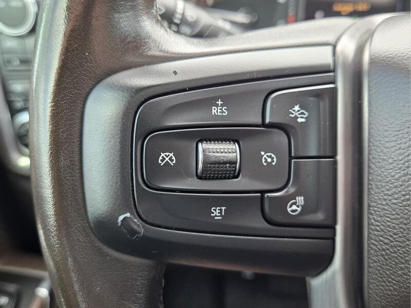 Used 2022 White Frost GMC 4WD CREW CAB 172" DENALI image 31