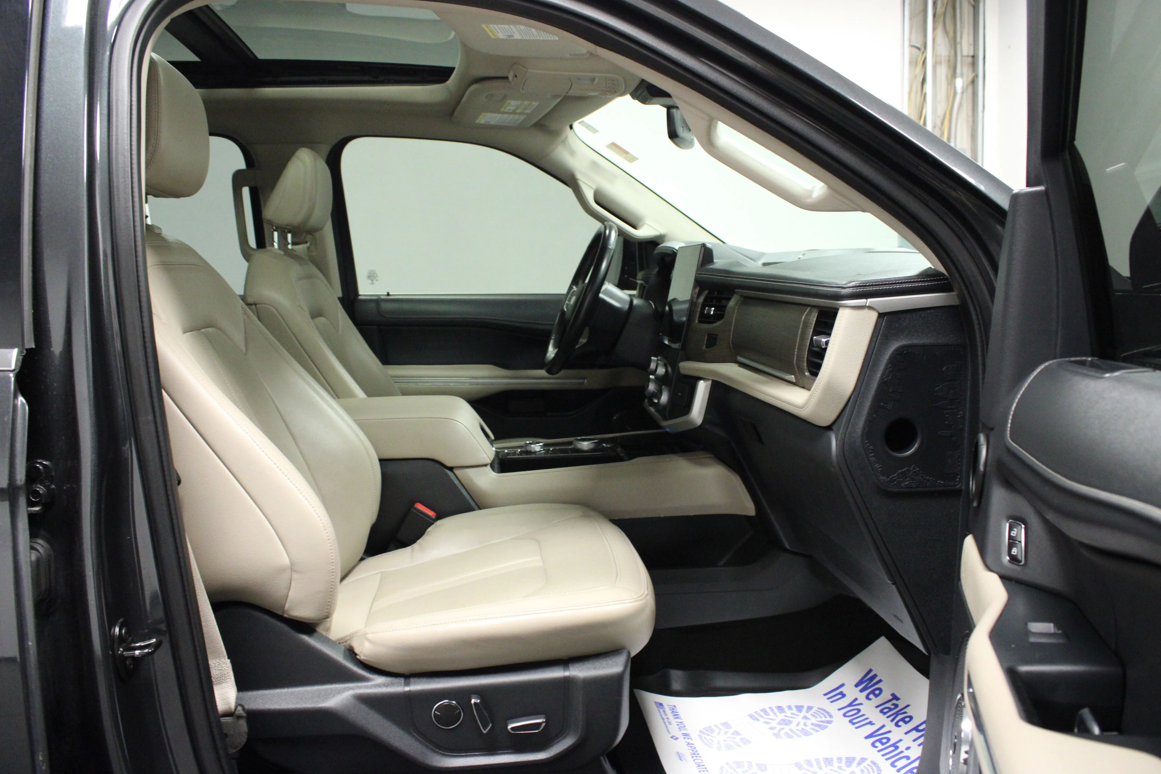Used 2022 Dark Matter Metallic Ford Limited image 17