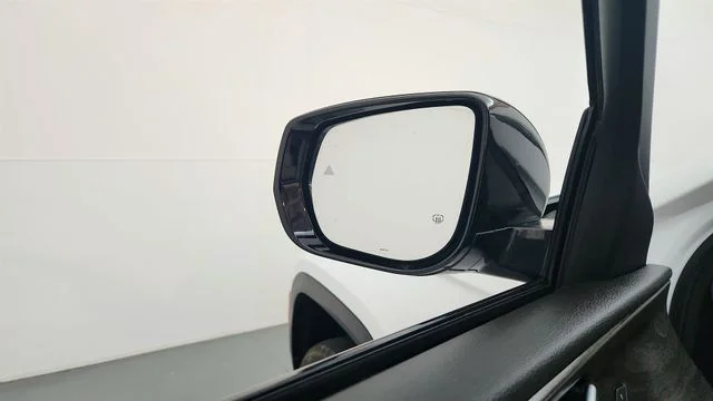 Used 2023 White Jeep Limited image 18