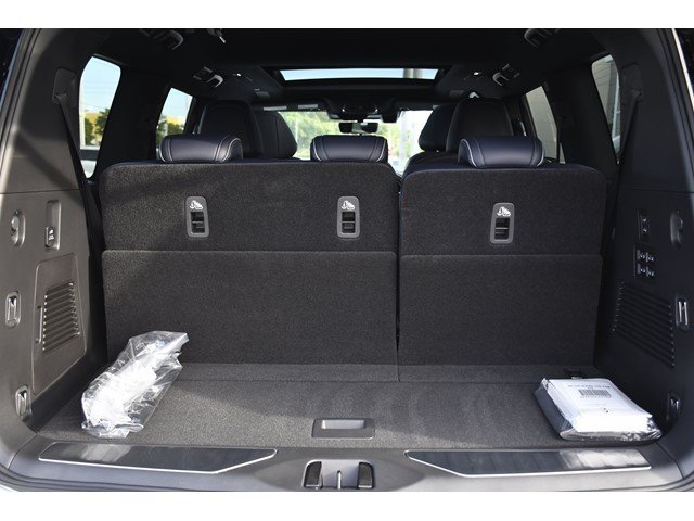 New 2026 2T RADIANT WHIT INFINITI Sport 4WD image 36