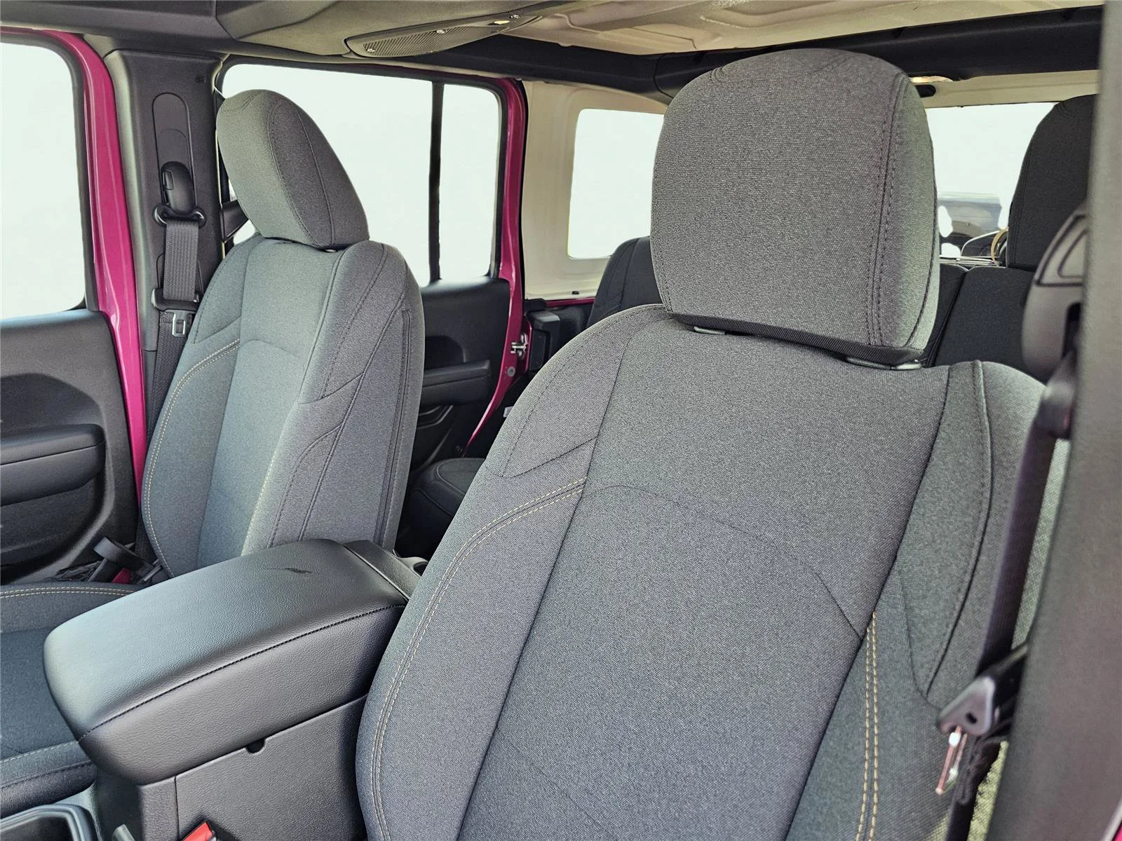 New 2026 Tuscadero Pearlcoat Jeep Sport S image 18
