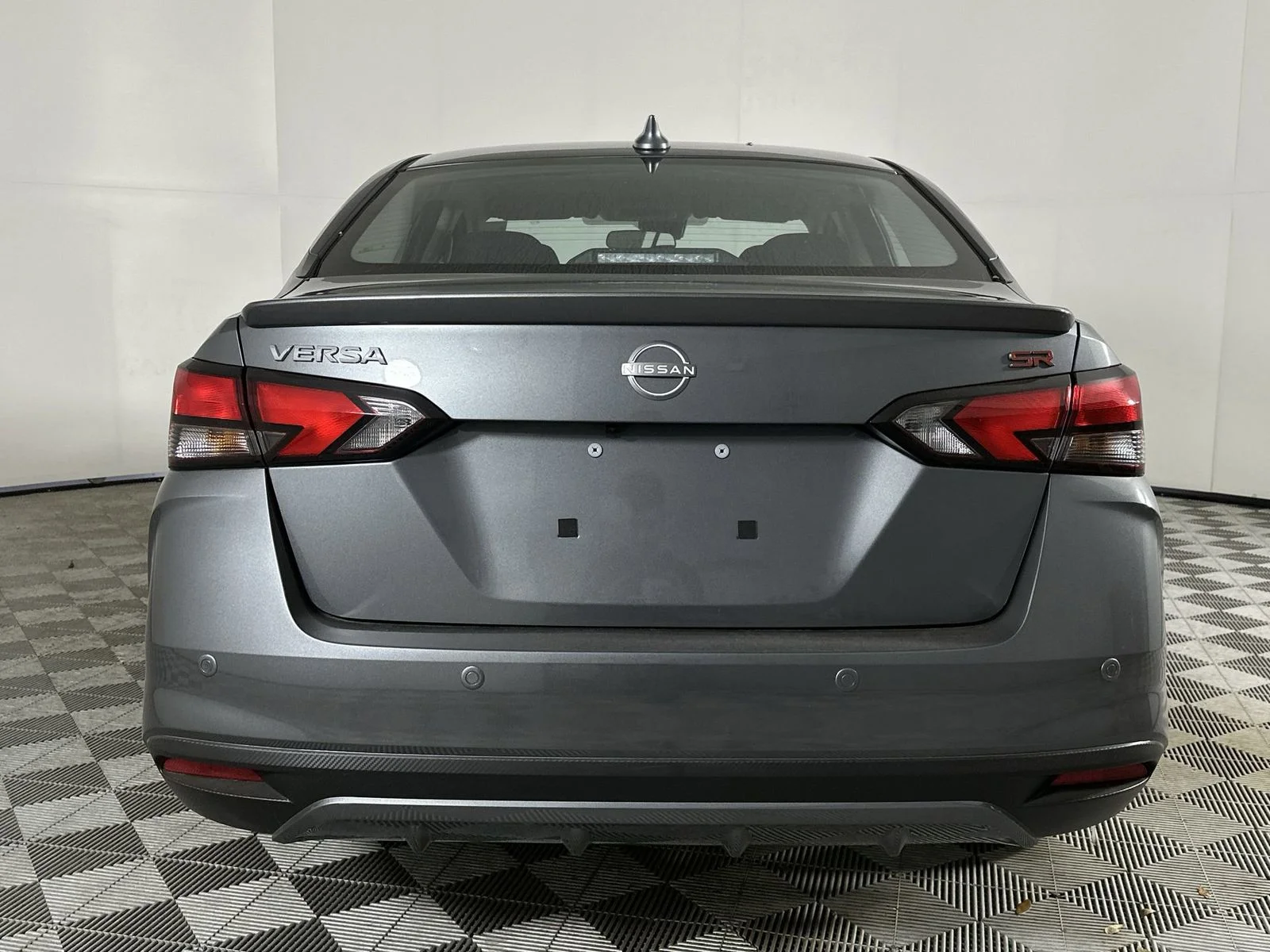 2025 Nissan Versa Sedan SR - Photo 7