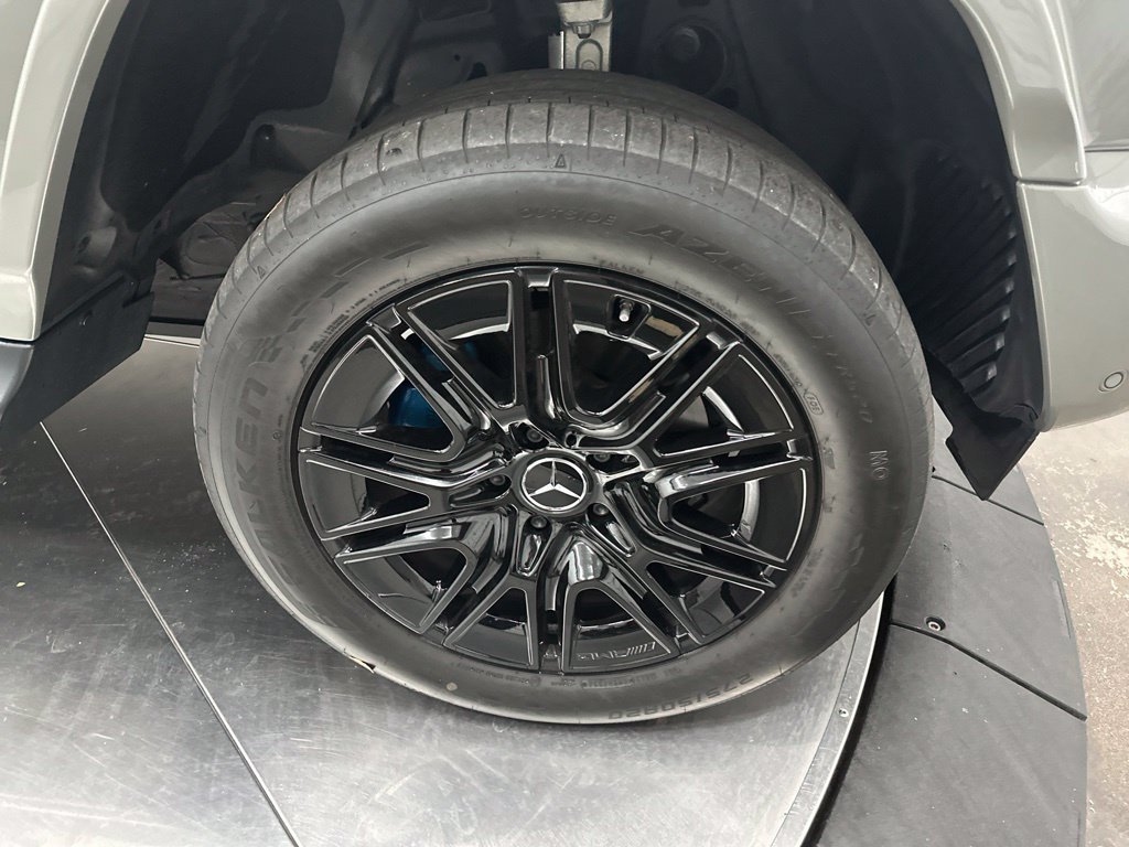 Certified Used 2025 Gray Mercedes-Benz G 580 image 10