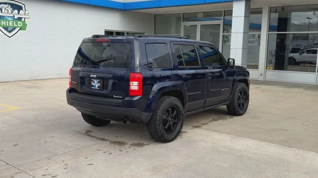 Used 2016 Blue Jeep Sport image 9