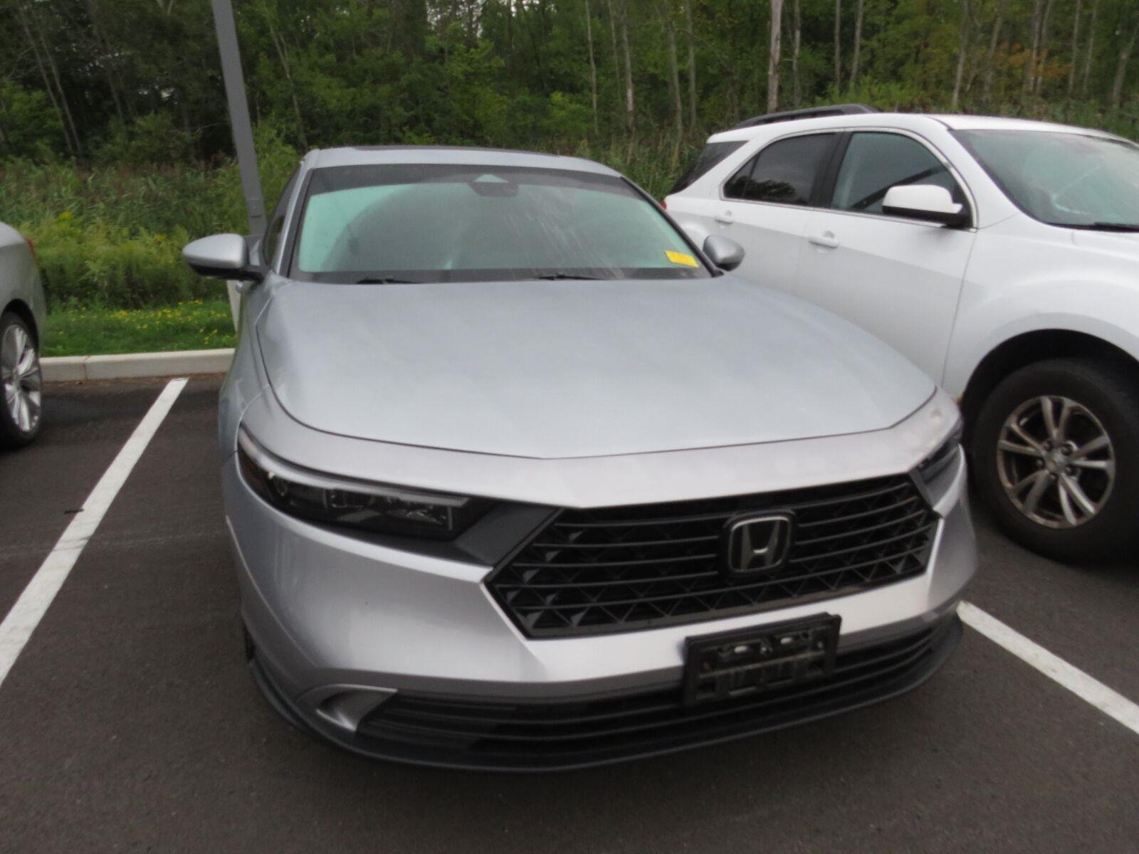 Used 2024 Solar Silver Metallic Honda EX image 3