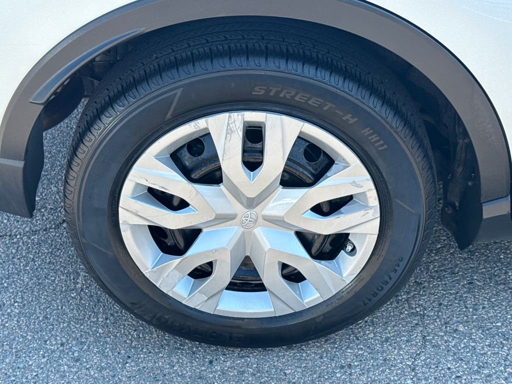 Used 2019 White Toyota LE image 39