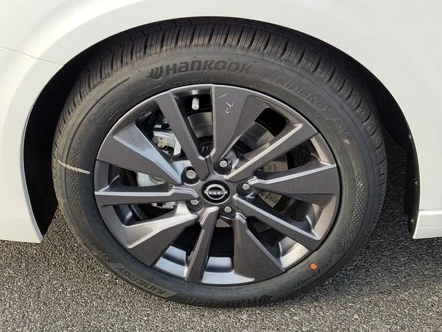 New 2026 White Nissan SL image 10