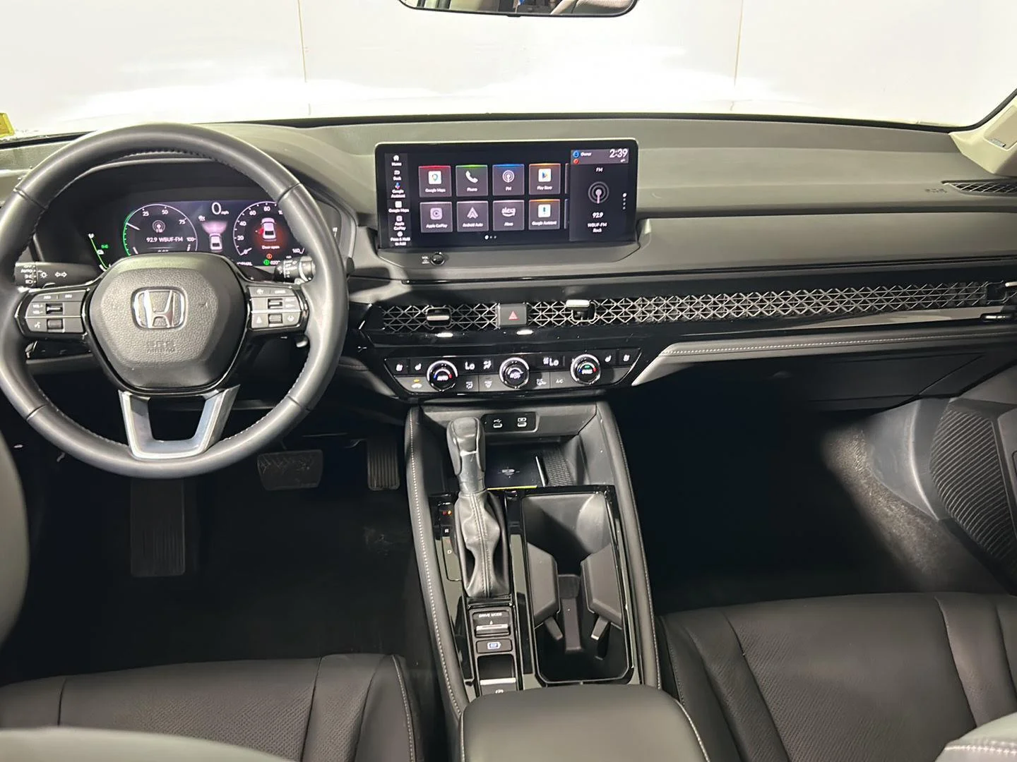 Used 2023 Platinum White Pearl Honda Touring image 31