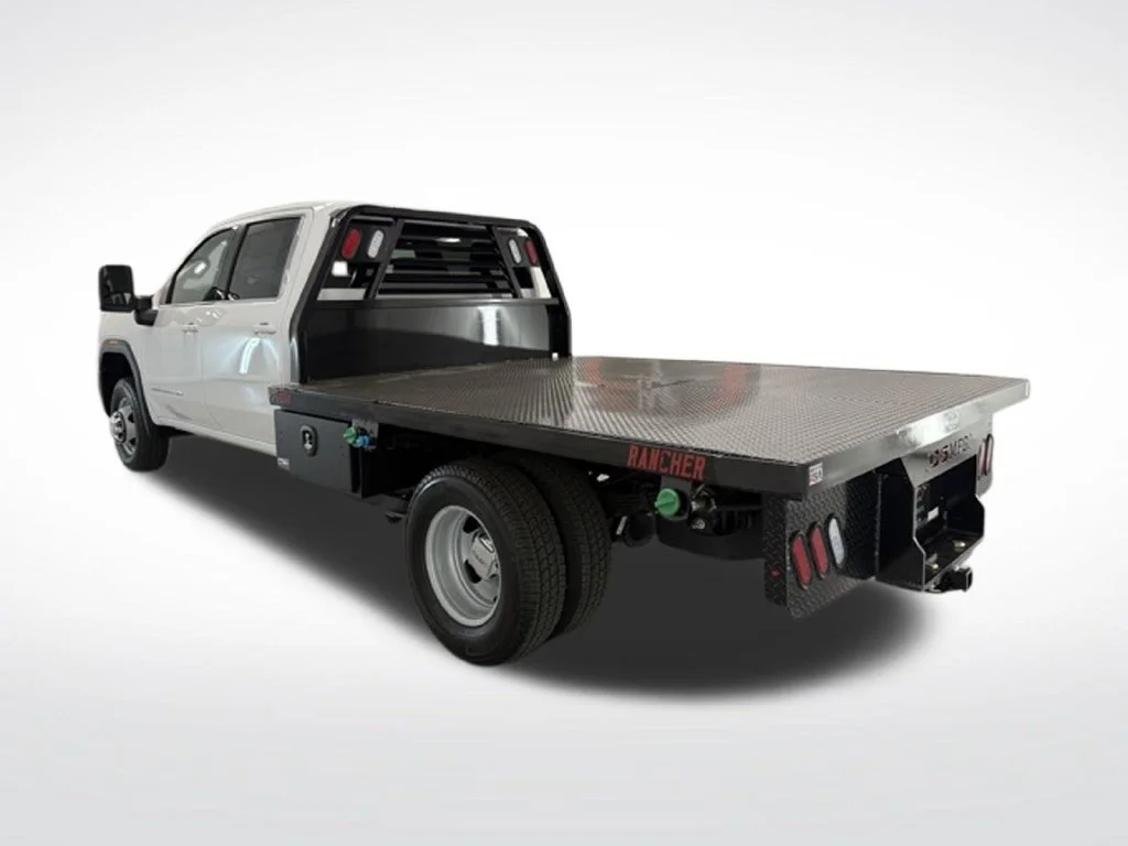 New 2026 Summit White GMC SLE image 8
