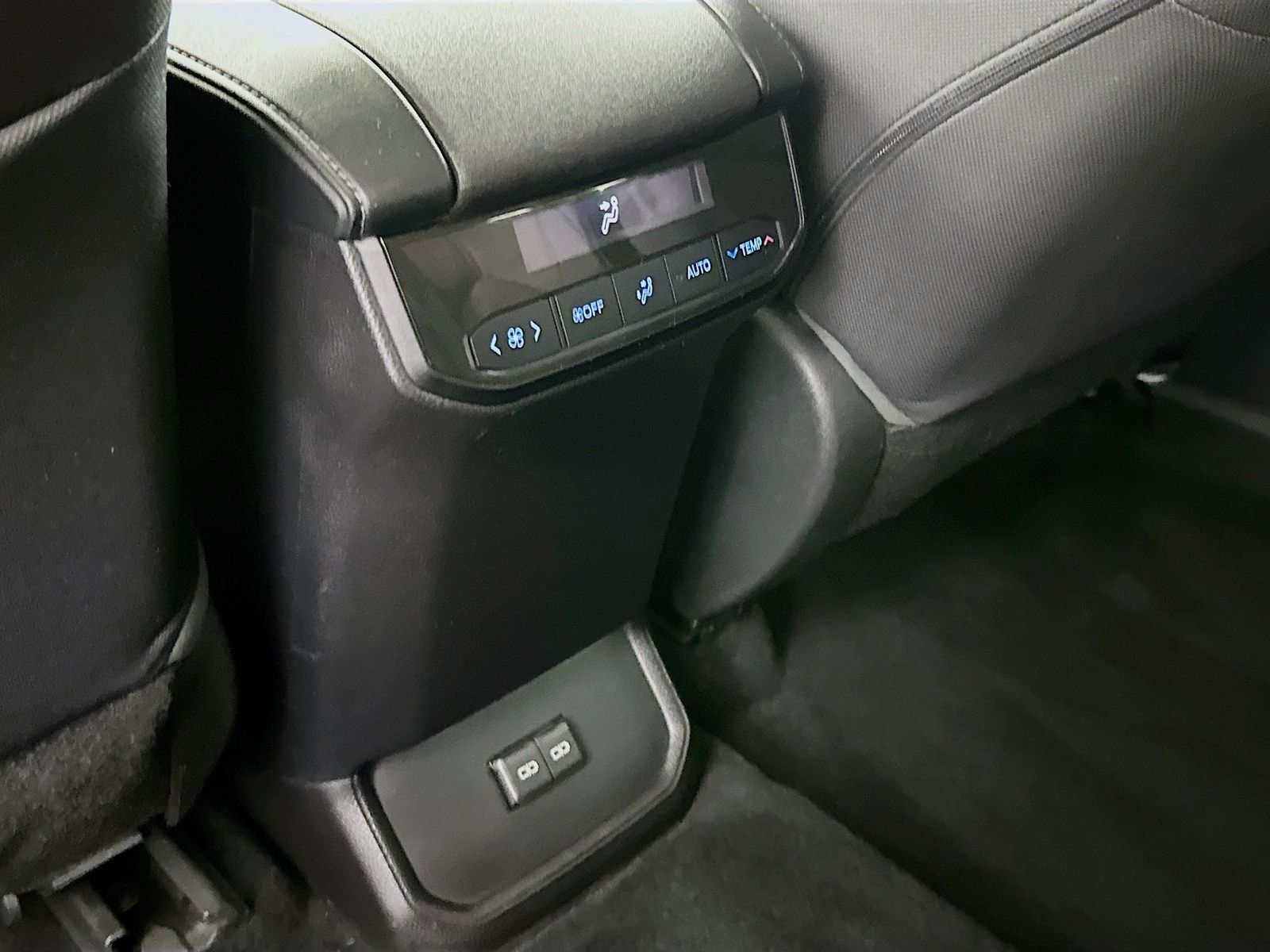 Used 2022 Pearl Toyota LE image 25