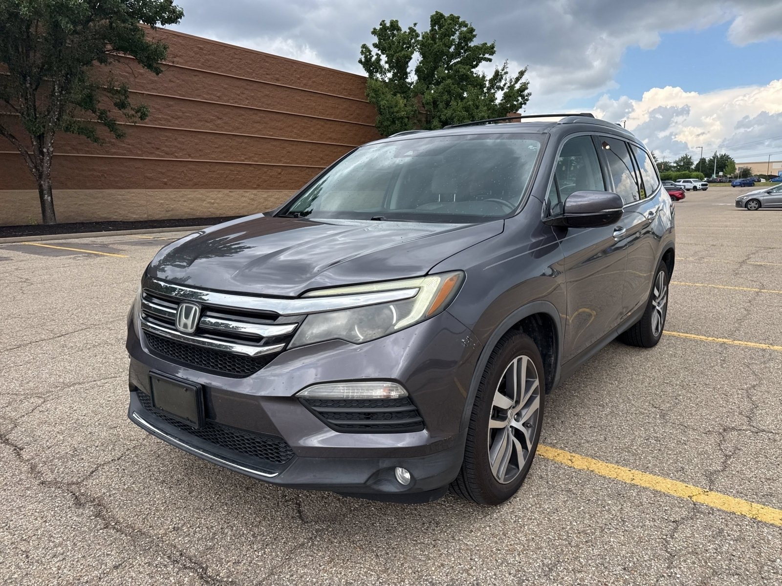 Used 2018 Modern Steel Metallic Honda Touring image 8