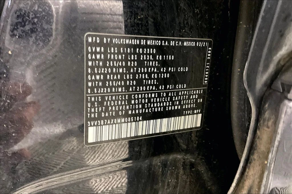 Used 2021  Volkswagen 2.0T SE R-Line Black image 32