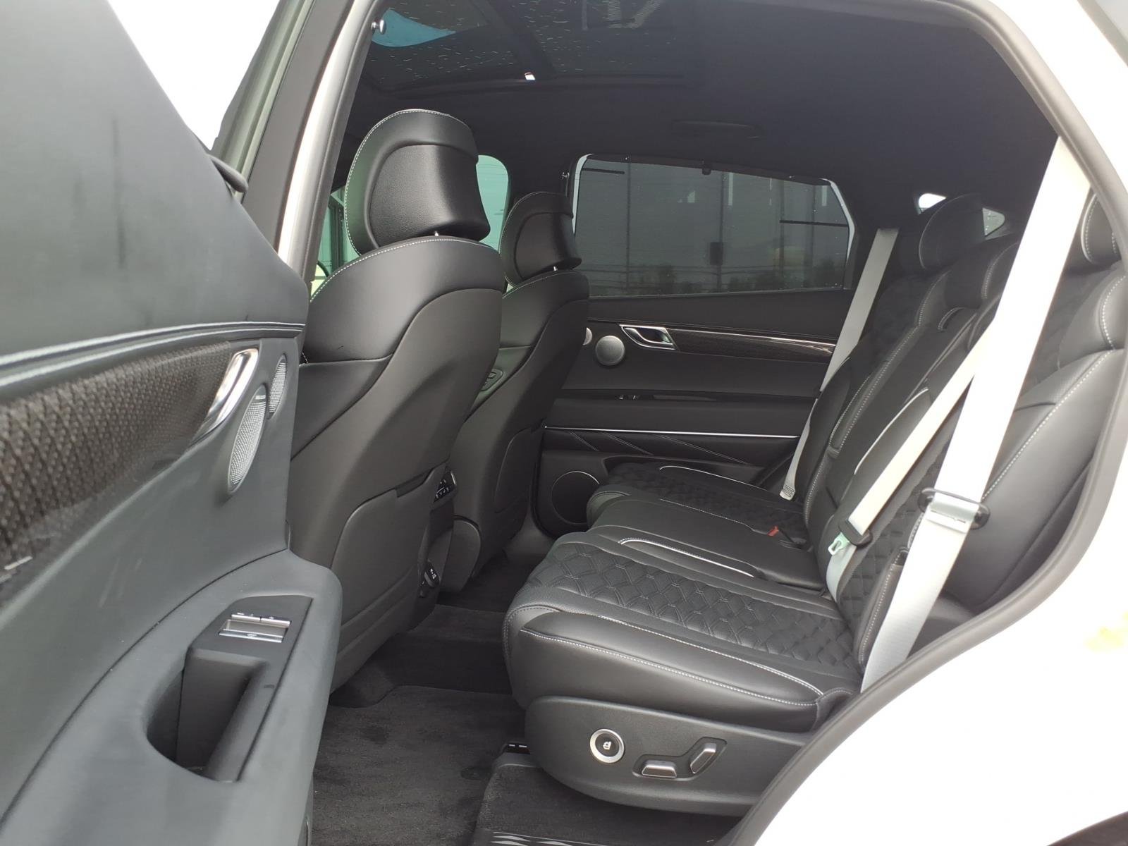 New 2026 White Genesis 3.5T e-SC image 10