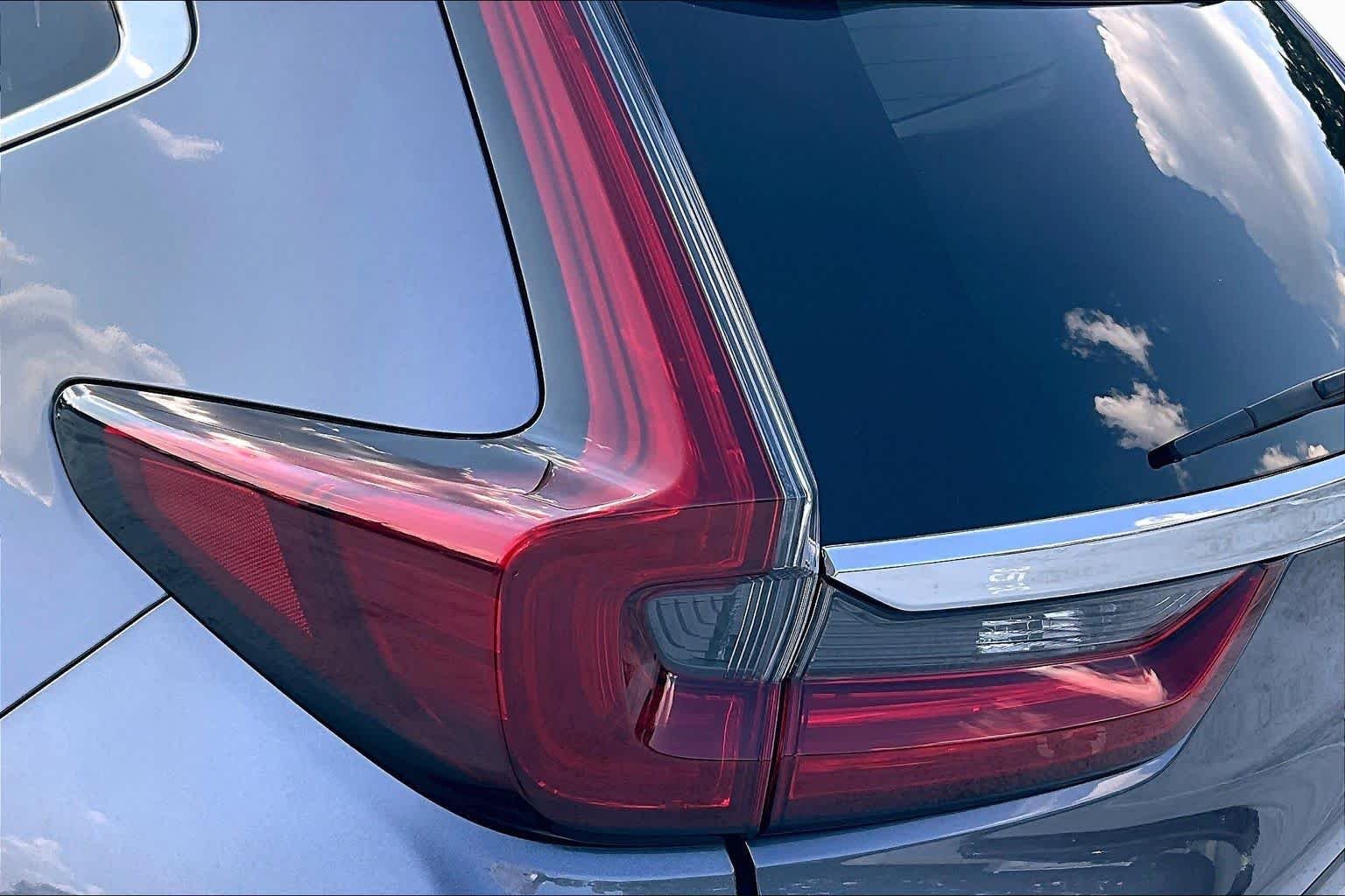 Used 2021 Modern Steel Metallic Honda Touring image 29