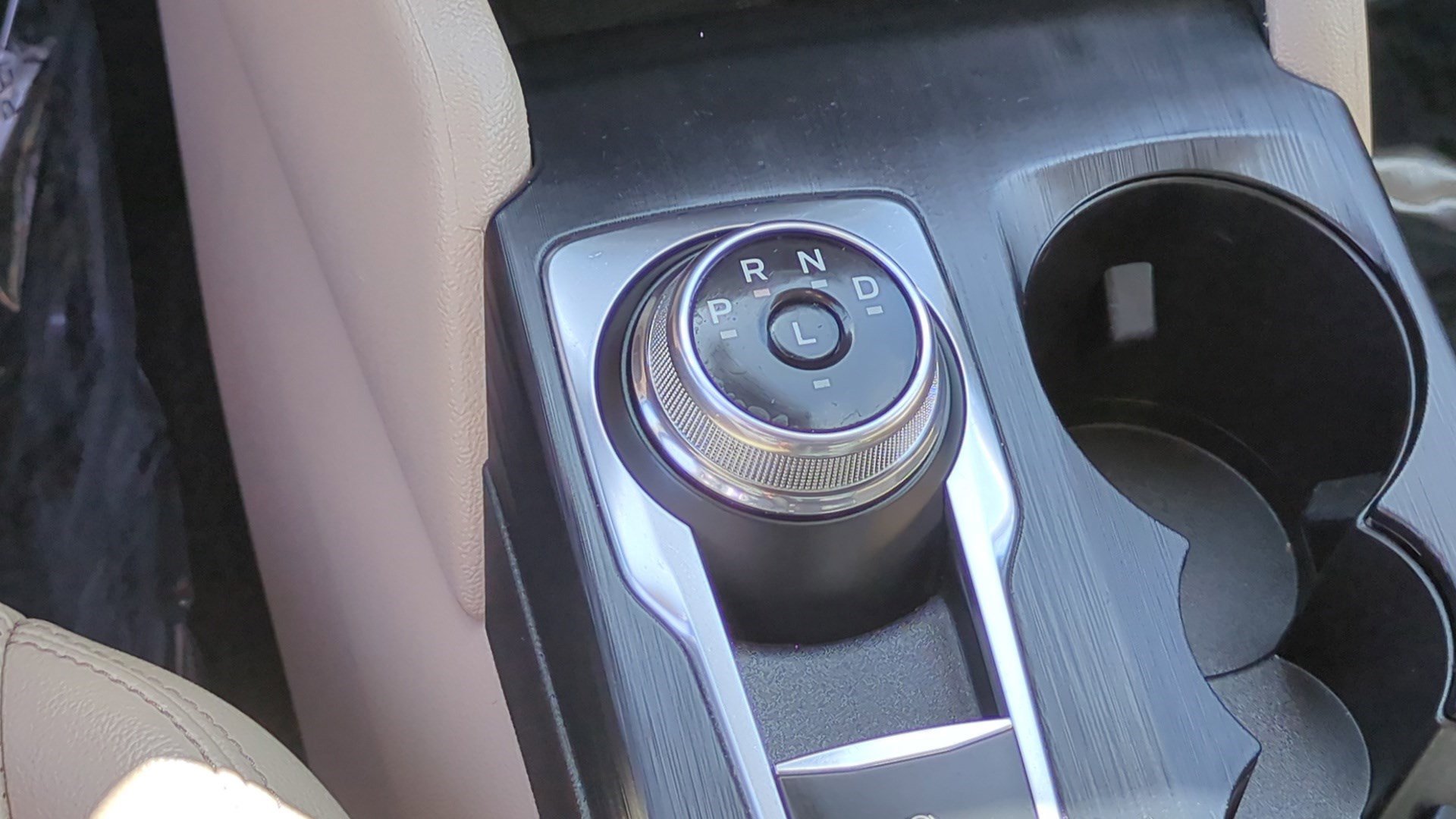 Used 2022 Red Metallic Ford SEL Plug-In Hybrid image 27