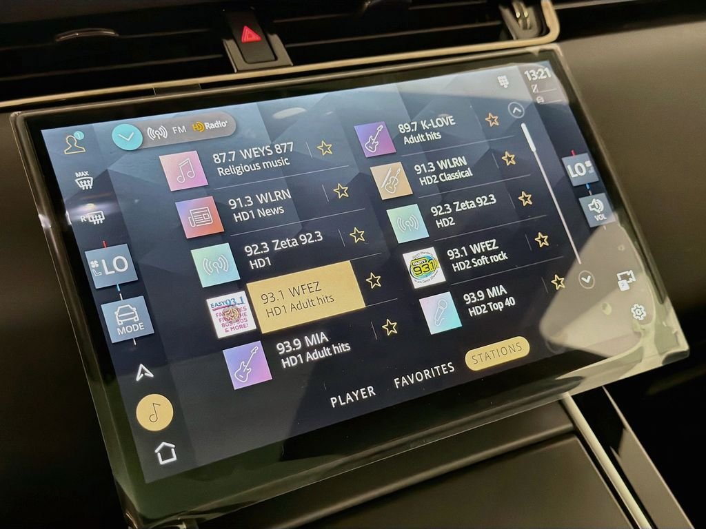 New 2026 Tribeca Blue Land Rover S image 15