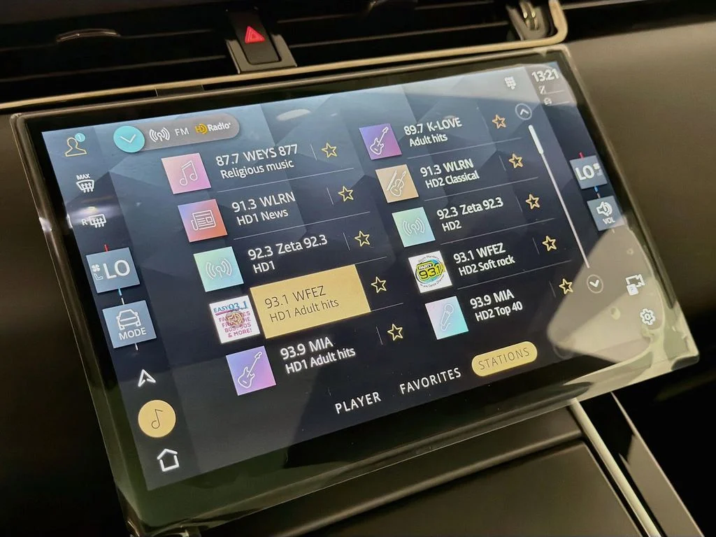 New 2026 Tribeca Blue Land Rover S image 15