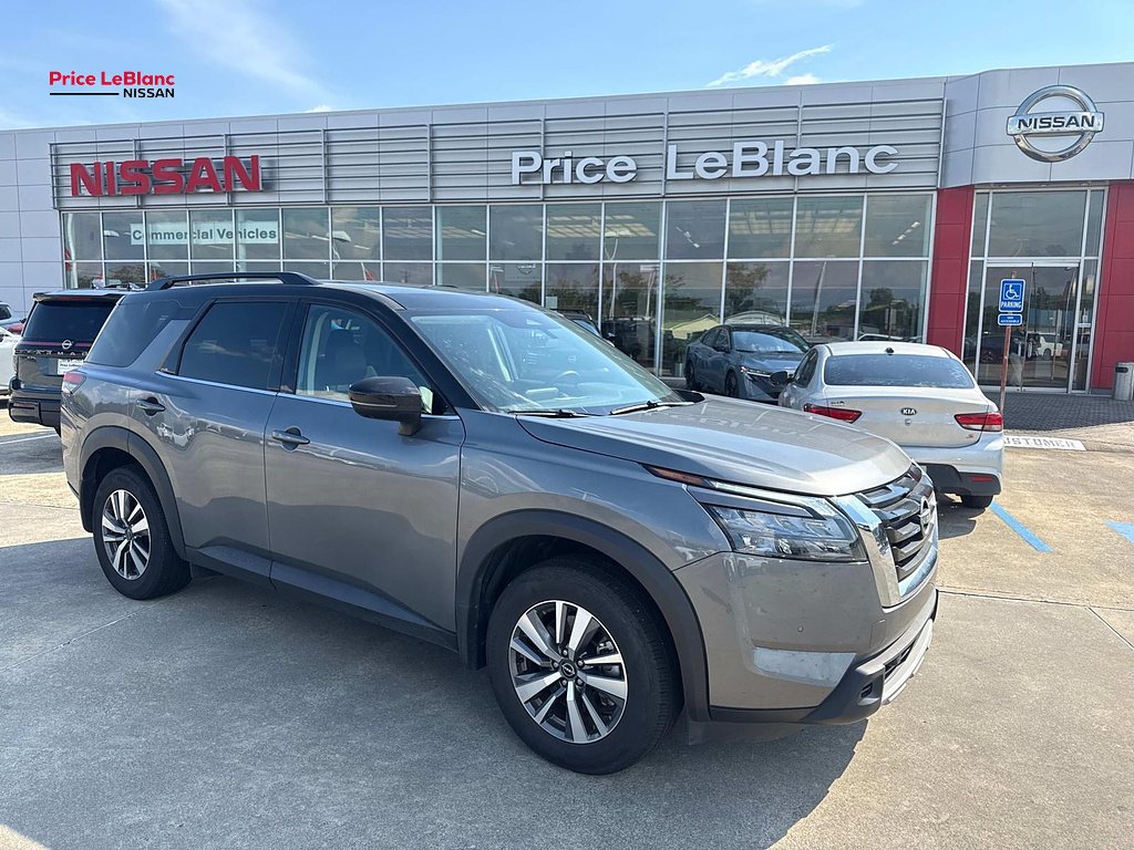 2025 Nissan Pathfinder SL