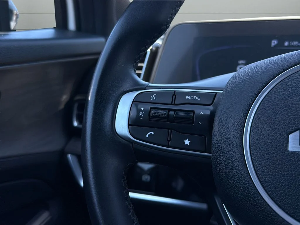 Used 2023 White Kia X-Line image 9