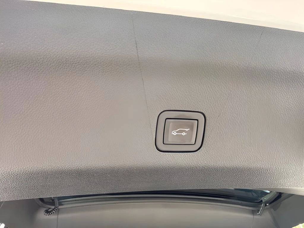 Used 2023 Beige Chevrolet High Country image 27