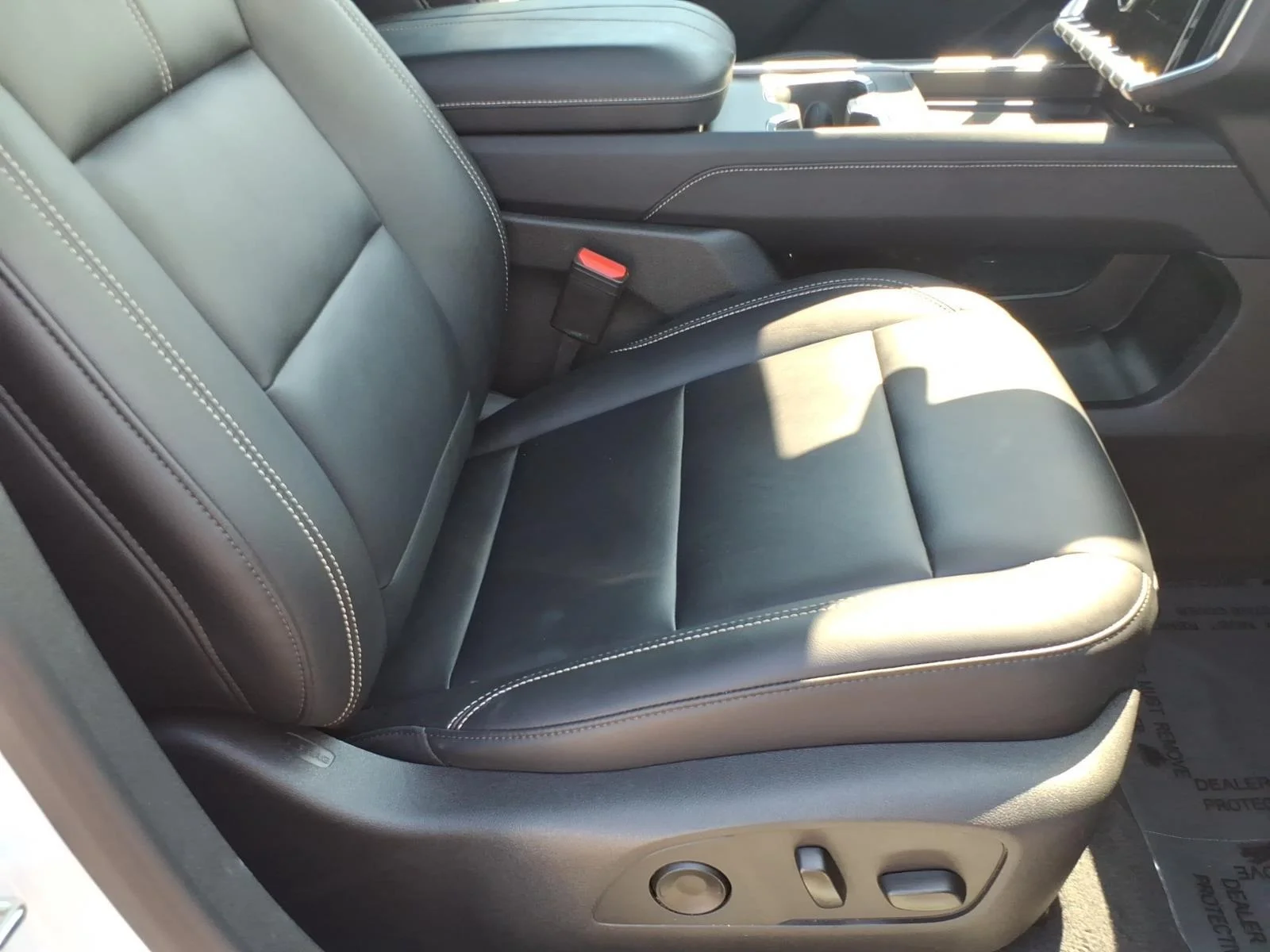 Used 2026 Summit White GMC AWD Elevation image 21