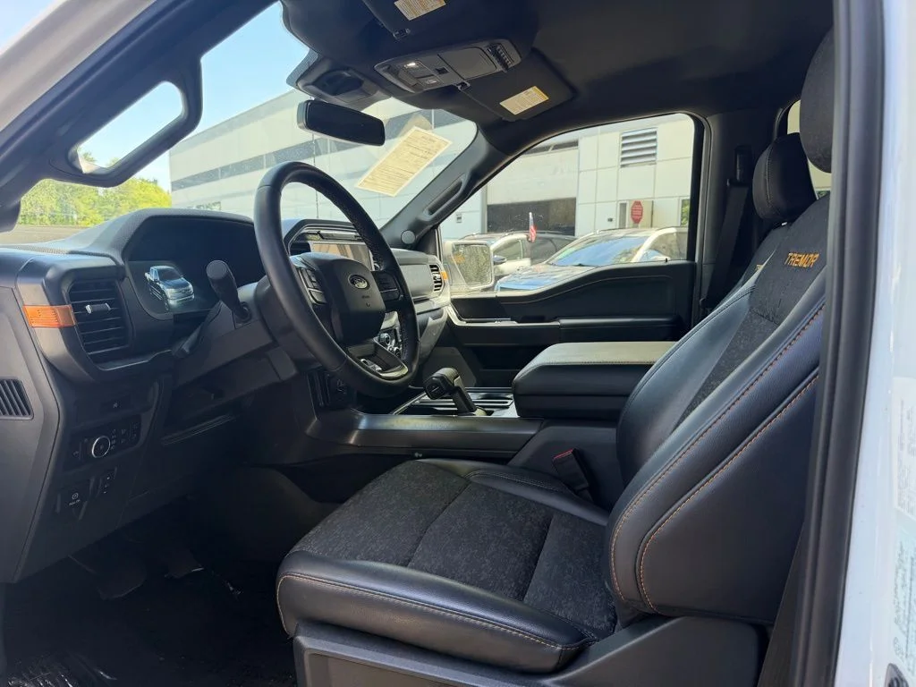 Used 2025 White Ford Tremor image 12