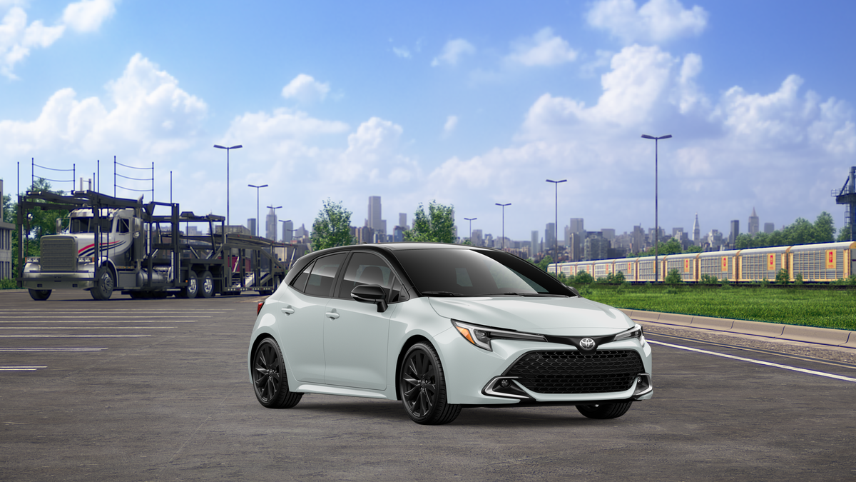 New 2026 Wind Chill Pearl with Midnight Black Metallic roof Toyota XSE image 15