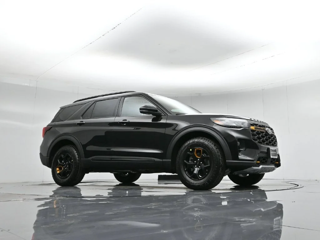 New 2026 Agate Black Metallic Ford Tremor image 3