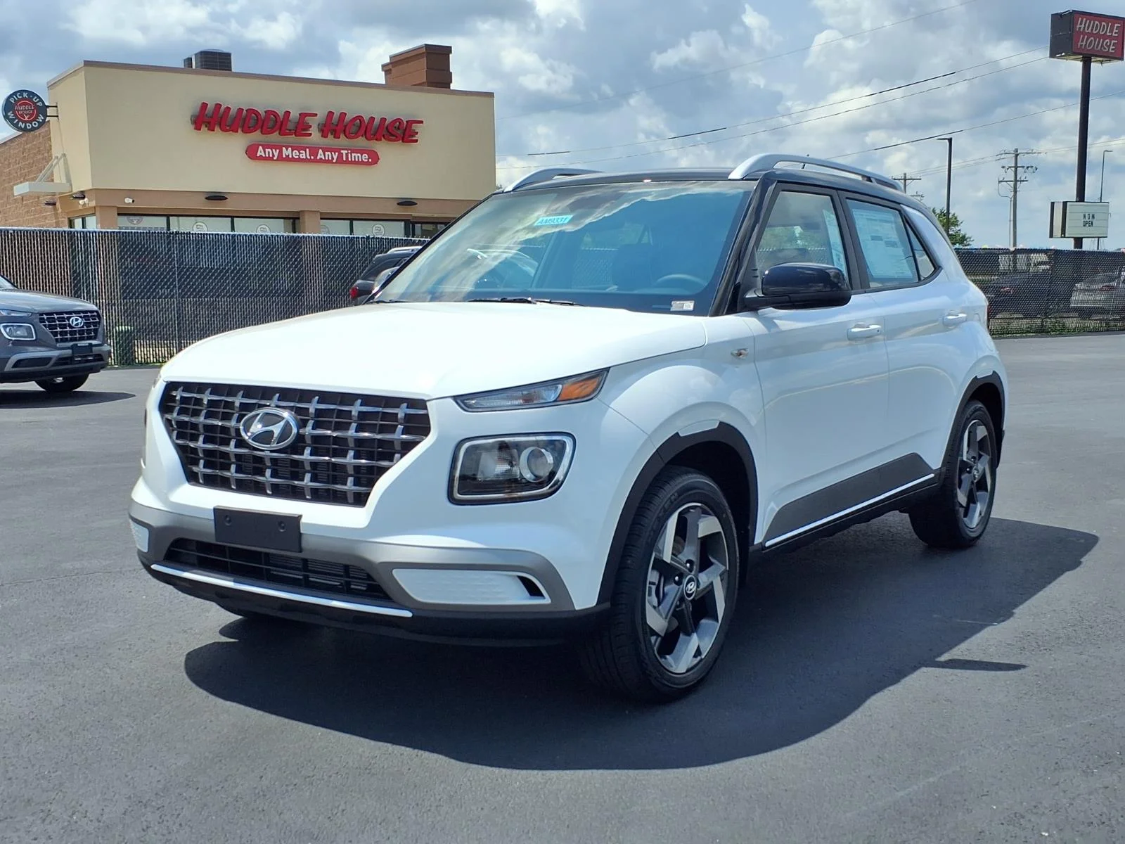 New 2026 Lunar White/Black Roof Hyundai SEL image 21
