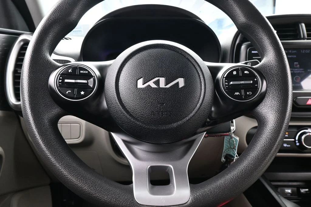 Used 2023 Fusion Black Kia LX image 21
