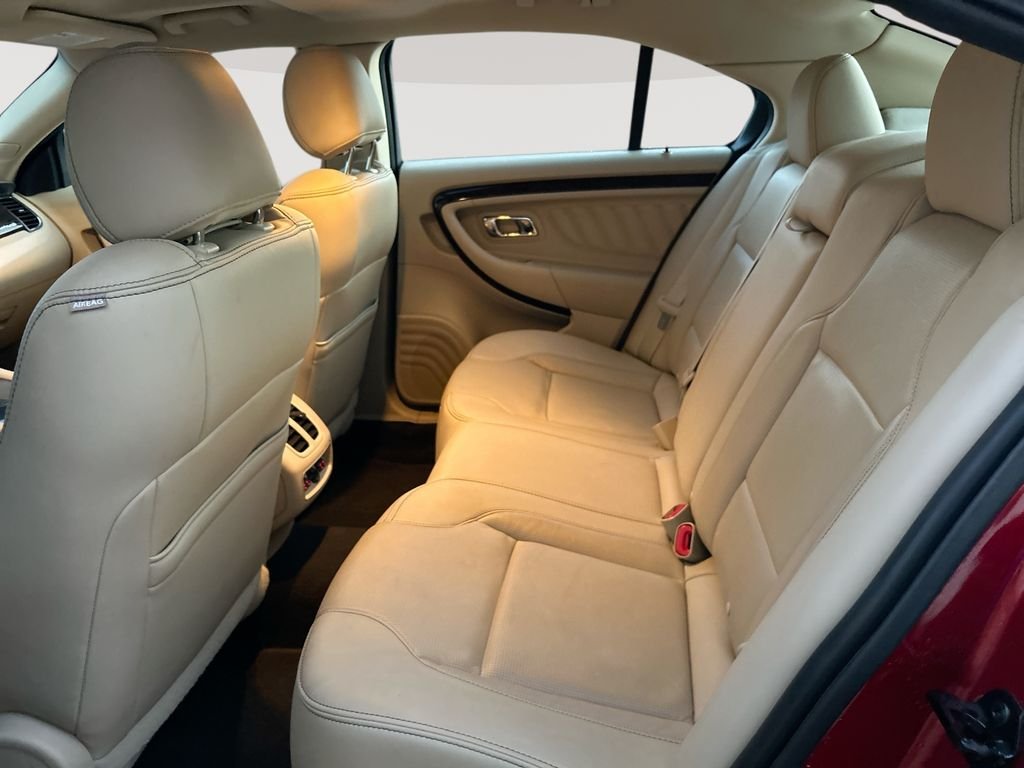 Used 2019  Ford Limited image 28