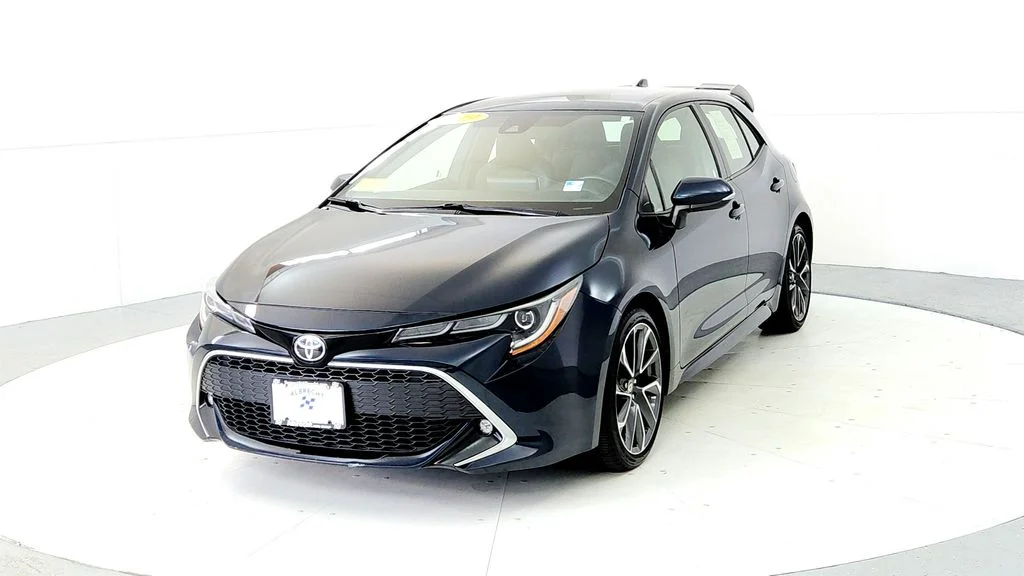 Used 2019 Blue Toyota SE image 2