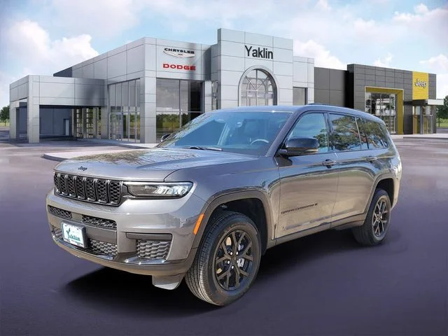 New 2025 Baltic Gray Metallic Clear-Coat Exterior Paint Jeep Altitude X image 2