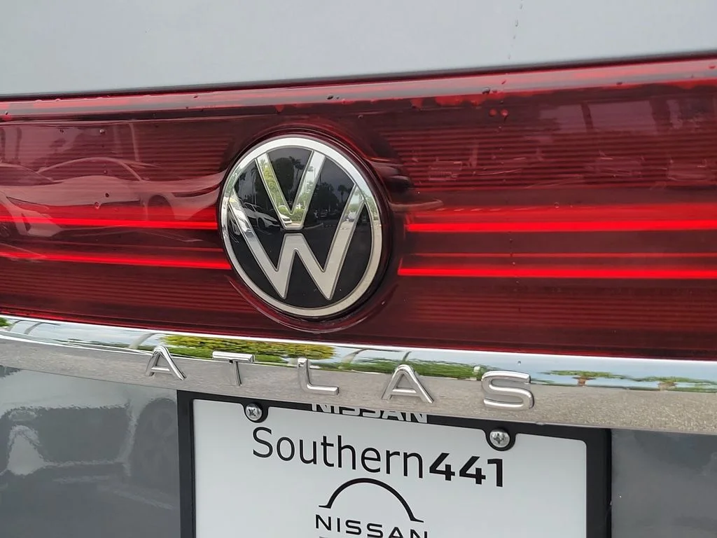 Used 2025 Gray Volkswagen 2.0T SE w/Technology image 9
