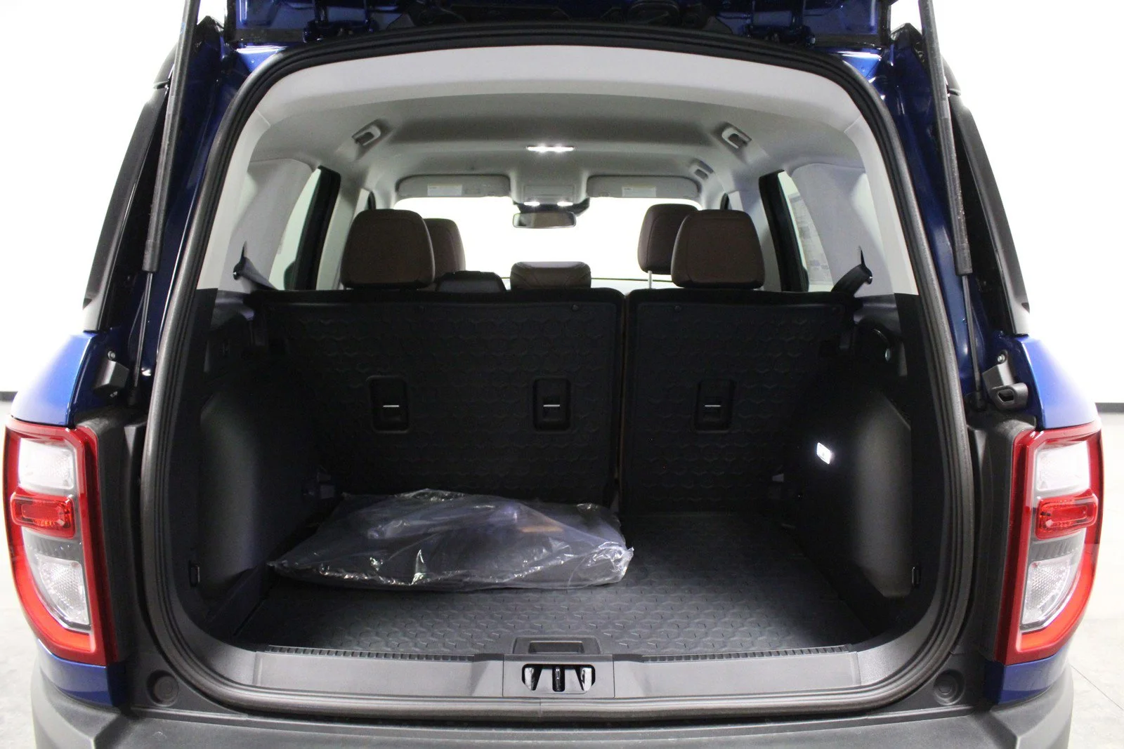Used 2024 Atlas Blue Metallic Ford Outer Banks image 14