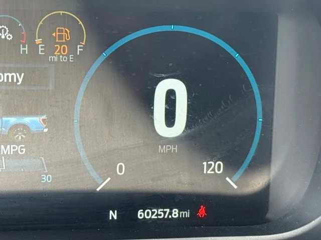 Used 2022 White Ford Lariat image 32