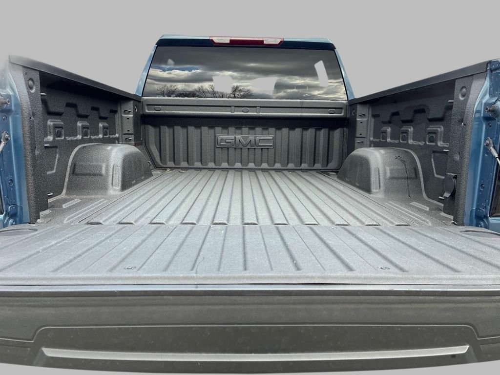 Used 2024  GMC Elevation image 11
