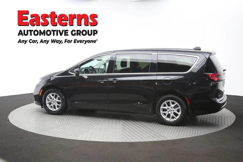 Used 2023 Black Chrysler Touring L image 63