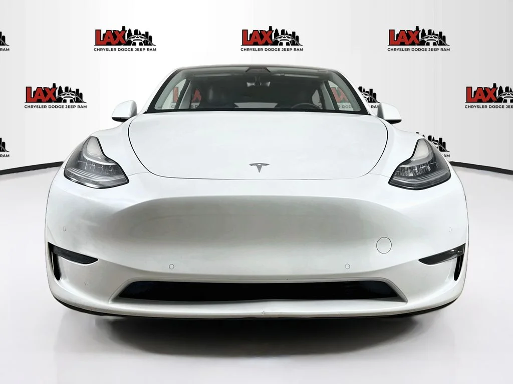 Used 2022 White Tesla Long Range image 2