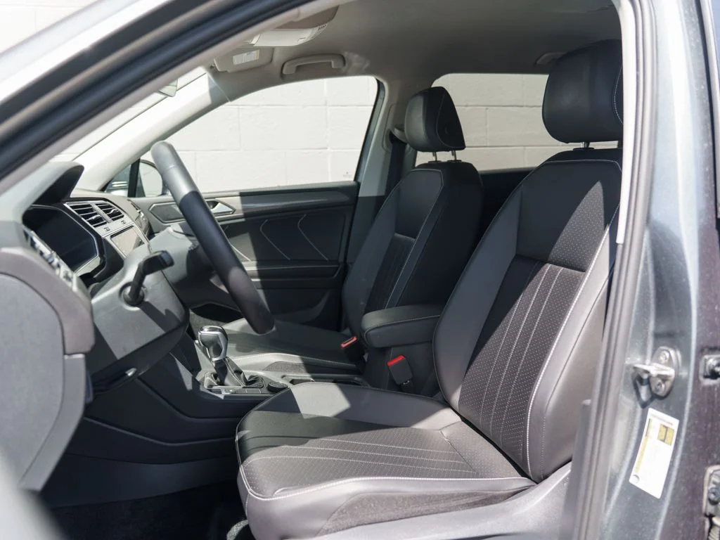 Used 2024 Gray Volkswagen 2.0T SE image 5
