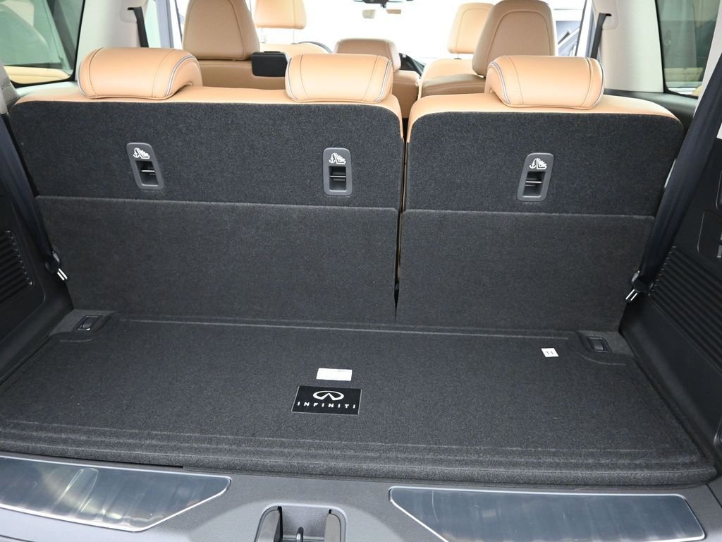 New 2026 RADIANT WHITE INFINITI Luxe 4WD image 14