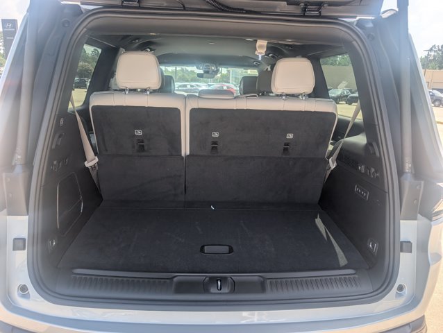 New 2026 Silver-Zynith Exterior Paint Jeep Limited Altitude image 10