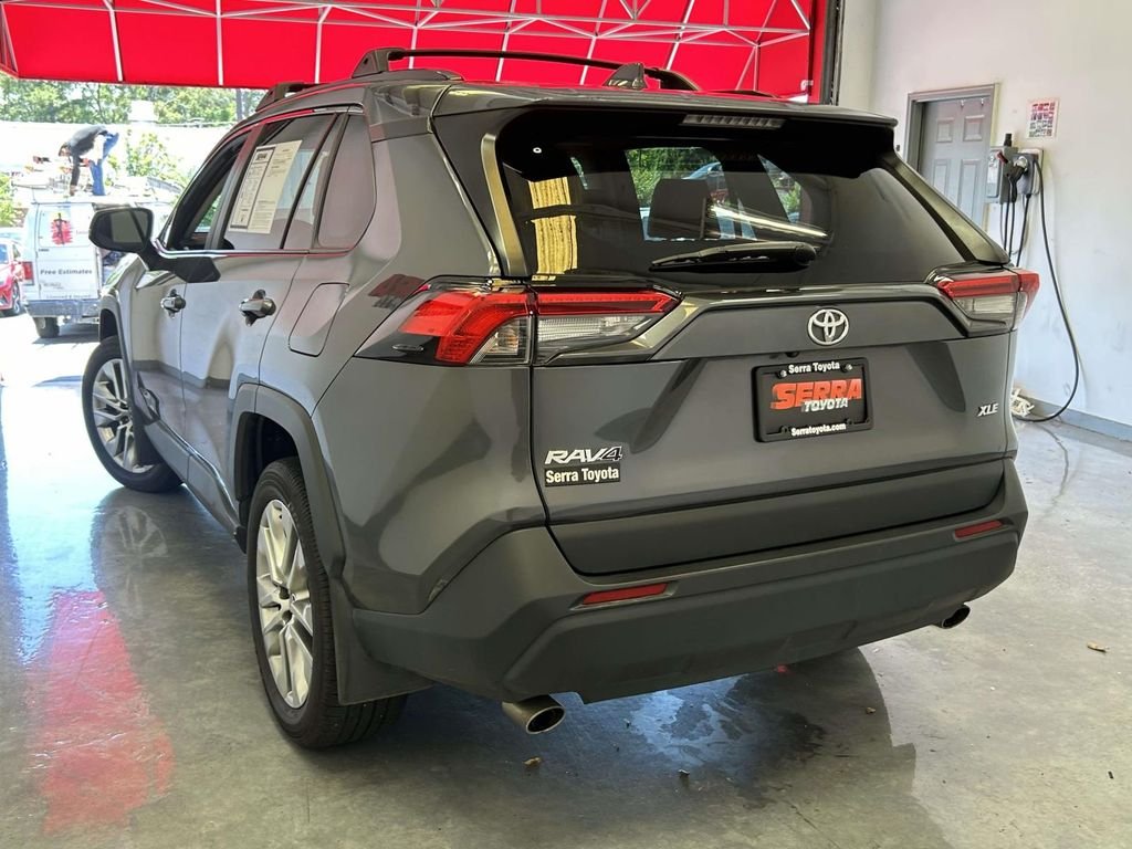 Used 2025 Gray Toyota XLE Premium image 5