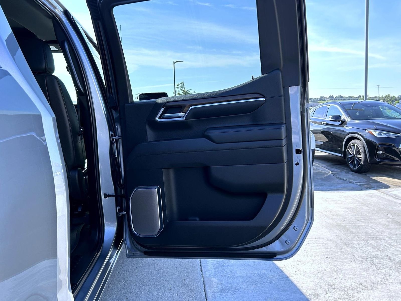 Used 2025 Gray Chevrolet High Country image 17